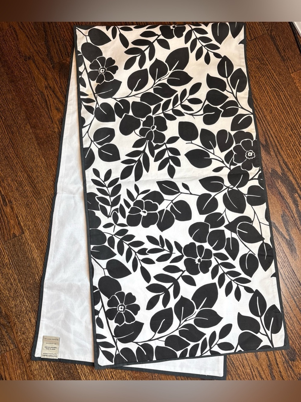 Pottery Barn Black White Floral Leaf Table Runner 18x69.5 Cotton Botanical